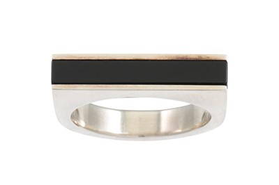 Lot 21 - A GEORG JENSEN SILVER RING, cased