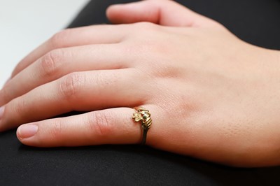 Lot 26 - AN 18CT YELLOW GOLD CLADDAGH RING, 2.4 g. size M
