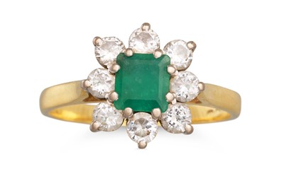 Lot 319 - AN EMERALD AND DIAMOND CLUSTER RING, mounted...