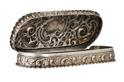 Lot 479 - AN EDWARDIAN SILVER EMBOSSED RECTANGULAR...