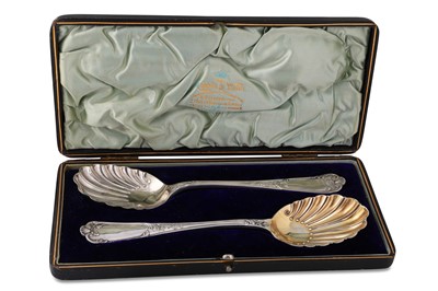 Lot 552 - A CASED PAIR OF VICTORIAN SILVER PLATED...