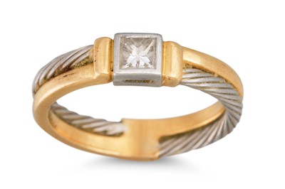 Lot 114 - A DIAMOND SOLITAIRE RING, the princess cut...