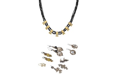 Lot 311 - AN ASIAN BEADED NECKLACE, with seven yellow...