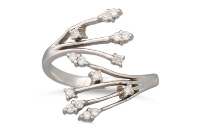 Lot 42 - A DIAMOND CLUSTER RING, mounted in 18ct white...