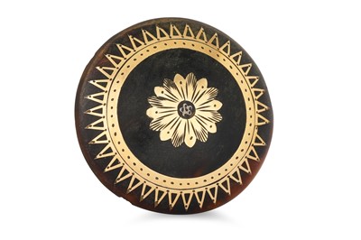 Lot 45 - A VINTAGE BROOCH, mounted in gold