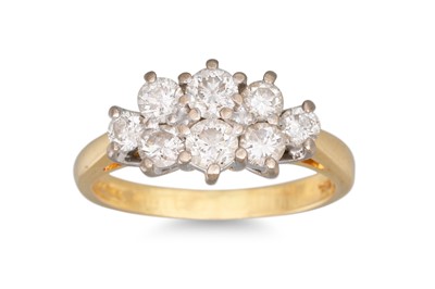 Lot 376 - A DIAMOND CLUSTER RING, the brilliant cut...