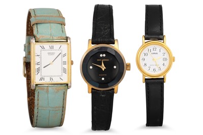Lot 444 - A LADY'S OMEGA AUTOMATIC WRISTWATCH, stainless...