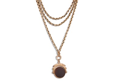 Lot 85 - AN ANTIQUE 9CT GOLD HEAVY MUFF CHAIN, with...